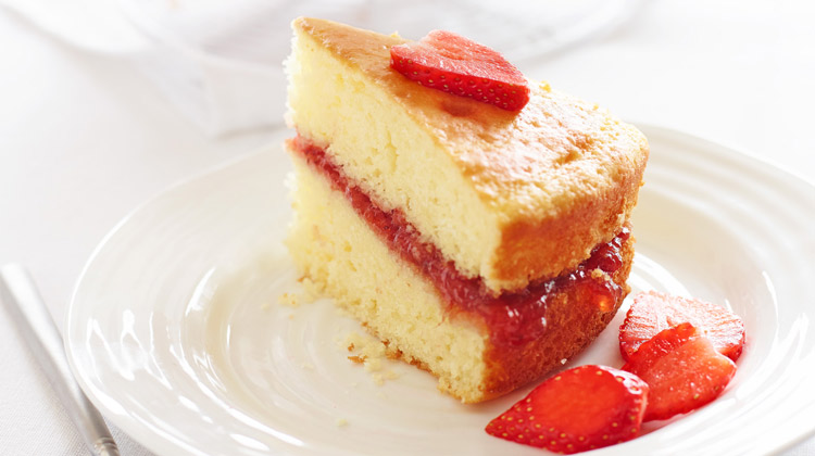 homemade-victoria-sponge-recipes.jpg