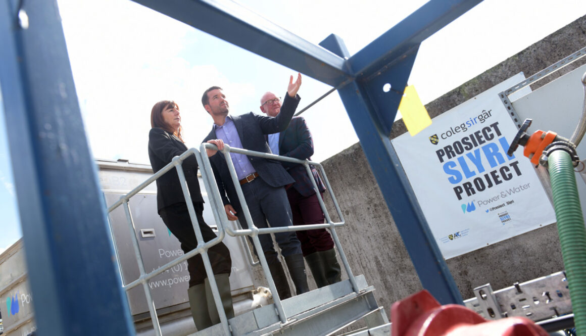 Minister’s Visit Investigates Project’s Environmental Solution