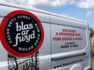 Blas ar Fwyd - Shopping Locally