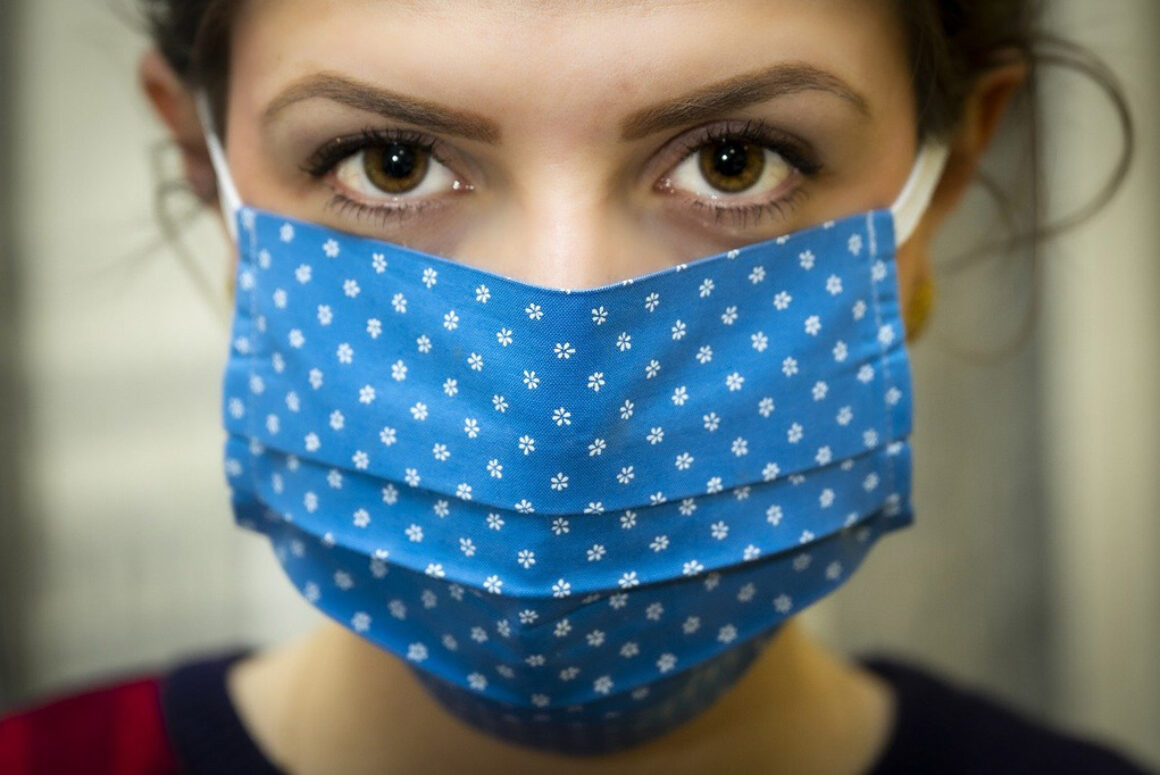Doctors’ Leaders Say Face Coverings Should Be Worn in Wales