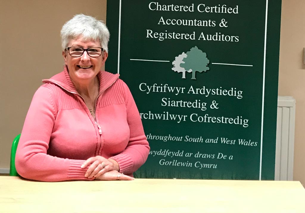 Ashmole & Co delighted to welcome immensely experienced local Payroll Clerk