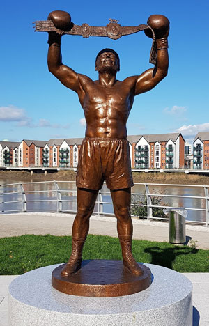 Statue of David 'Bomber' Pearce