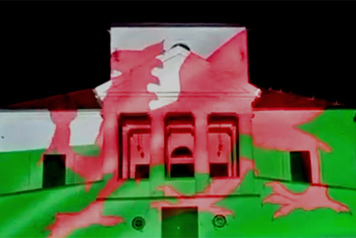 Hungarian Castle Lights Up in Welsh Colours as Wales-loving Residents Mark St David’s Day