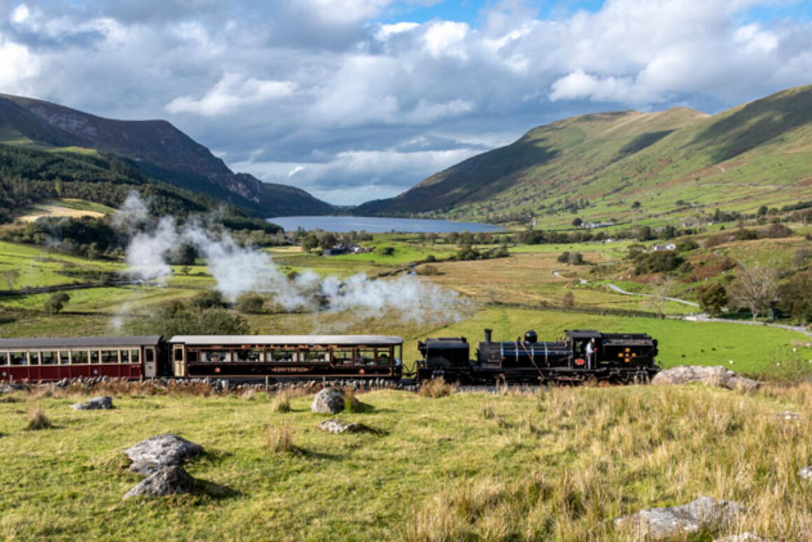 A Trip on the Ffestiniog & Welsh Highland Railways Through Stunning Snowdonia