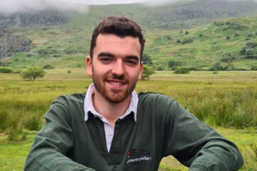 Osian Gwyn Jones receives the RWAS/IBERS Student Award for 2021