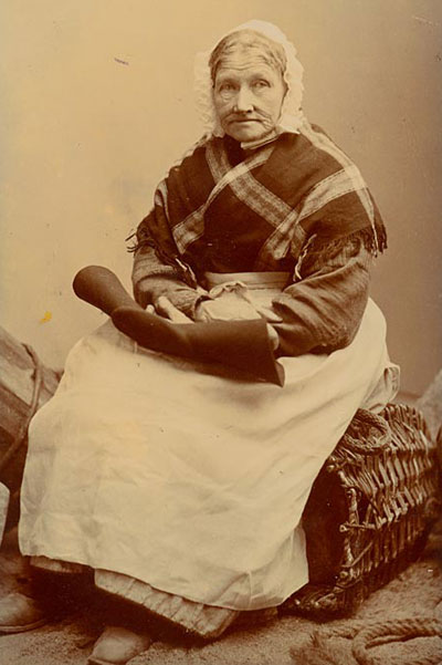 A 'copar ledis' or copper lady, Amlwch.