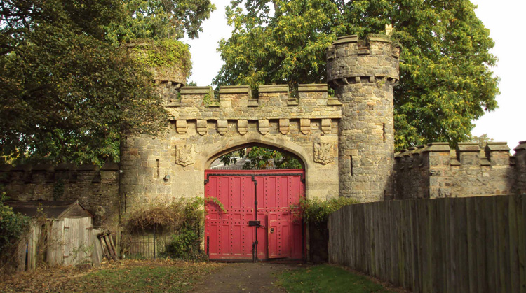 Hawarden-Park-and-Castle-entrance