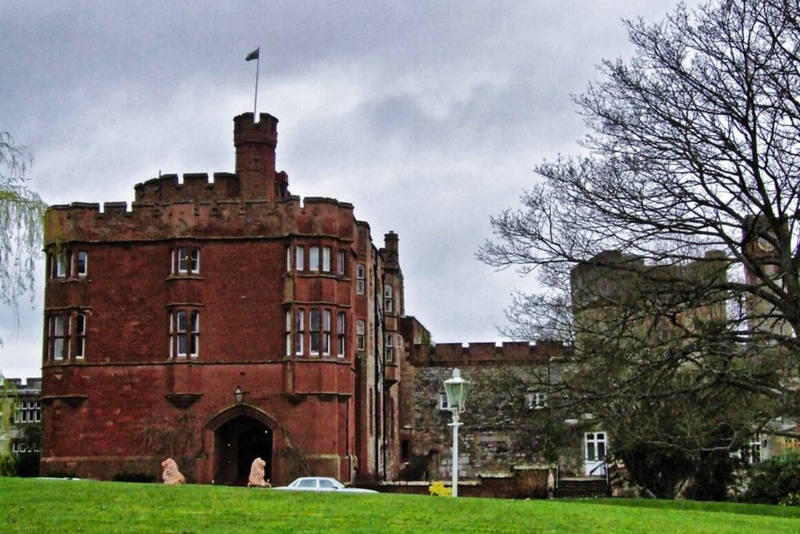 Is This The Poshest Wetherspoons in the UK?