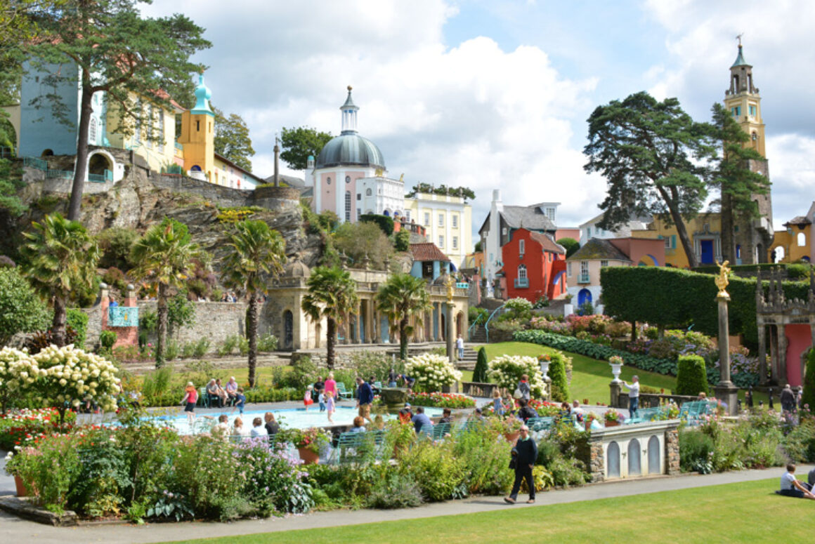 Bertram Clough Williams-Ellis, Not a Number – A Free Man