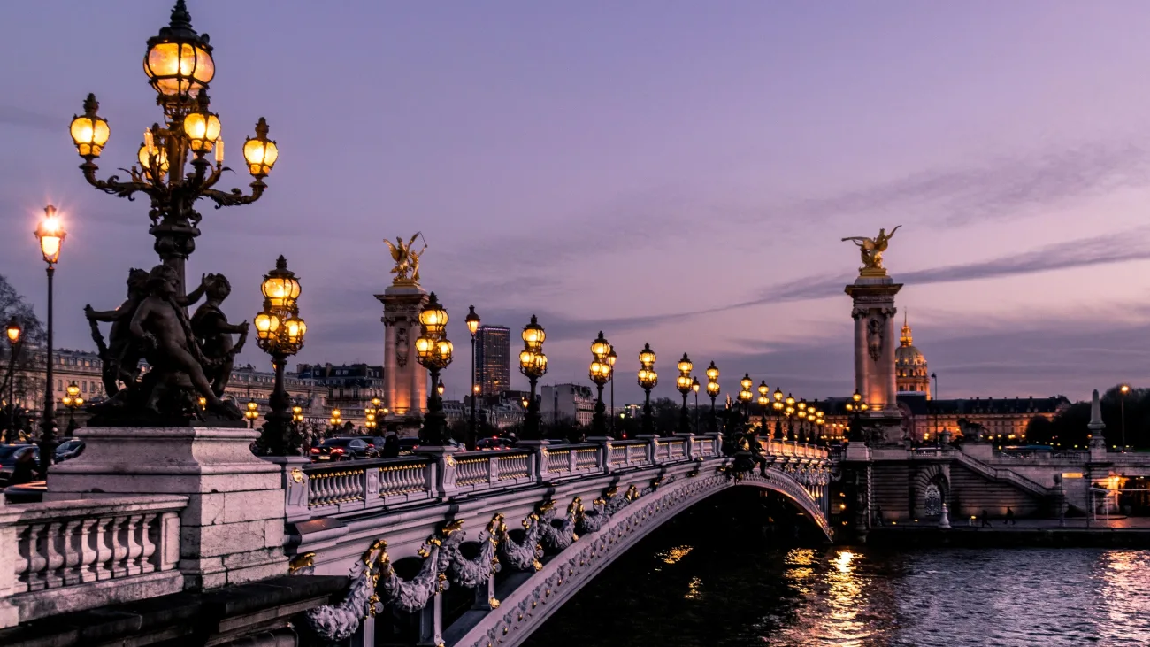 Paris river siene at night