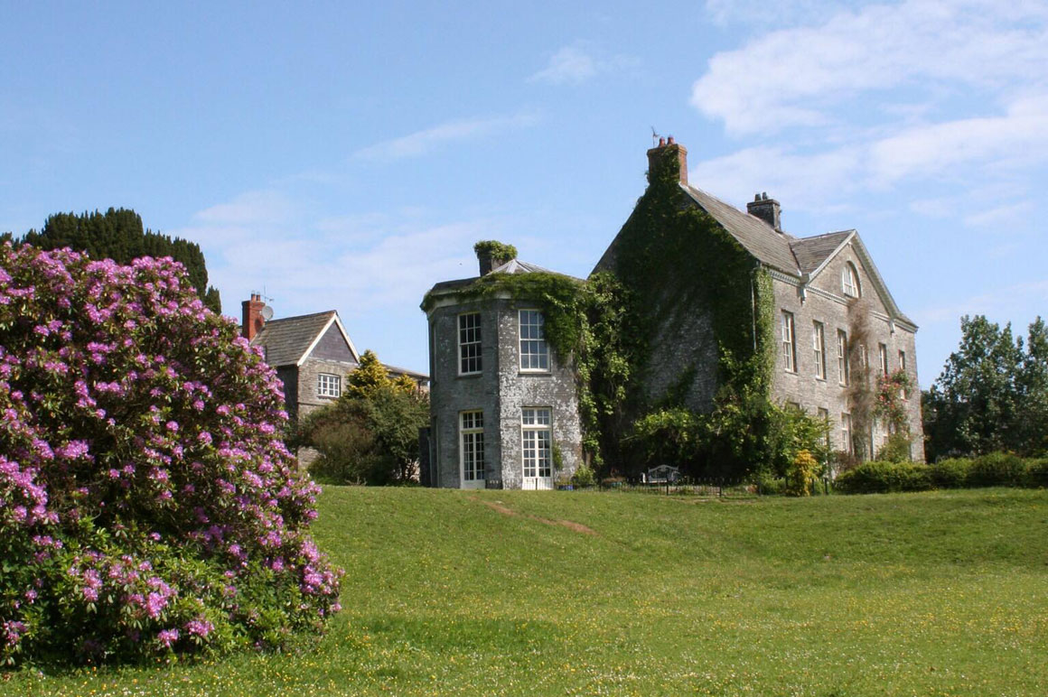 Therapeutic breaks @ Blaenpant Mansion Therapeutic breaks @ Blaenpant Mansion