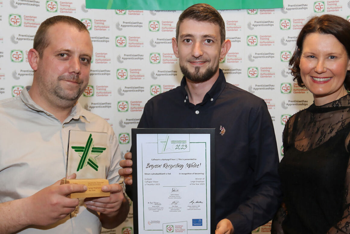 Award for North Wales Social Enterprise Recycler Committed to Apprentices