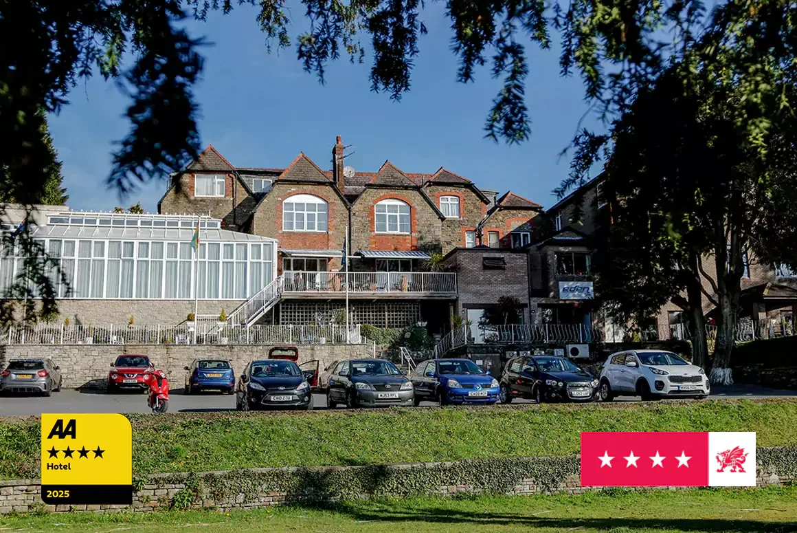 The Diplomat Hotel, Restaurant and Spa