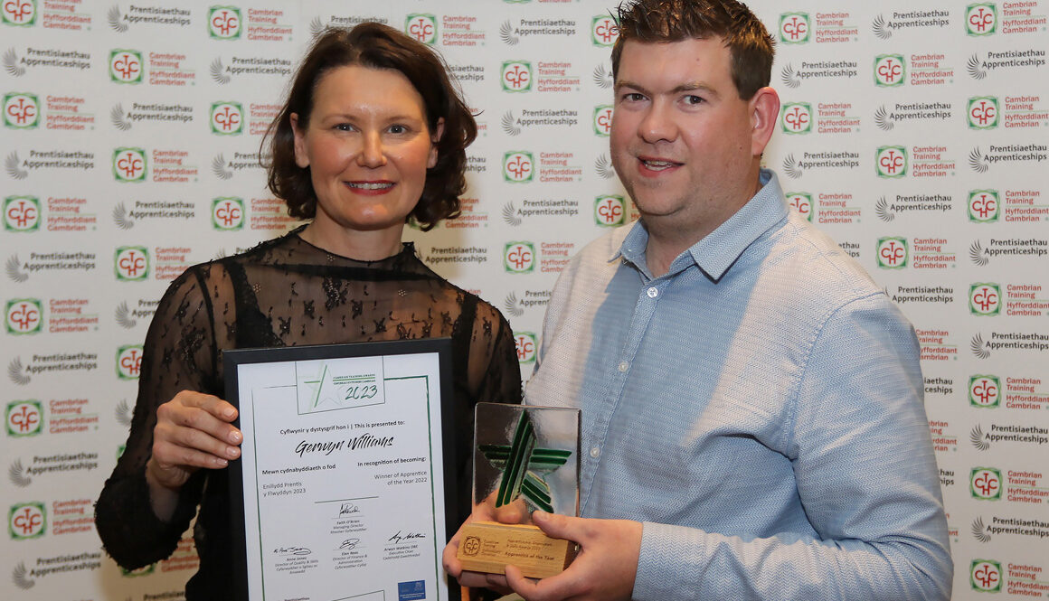 Award for Gerwyn who sold restaurant to start new recycling career