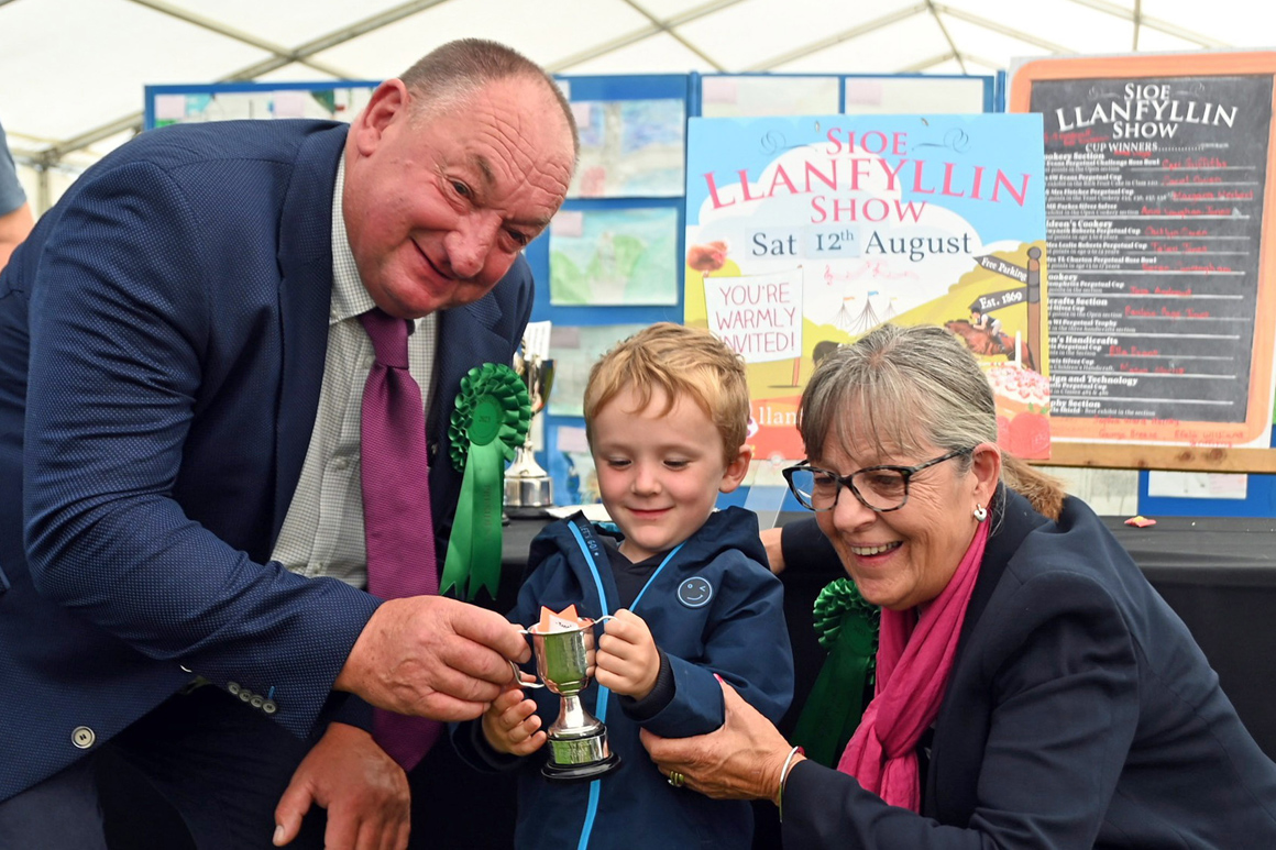 Records Set as Successful Llanfyllin Show Attracts Large Crowd