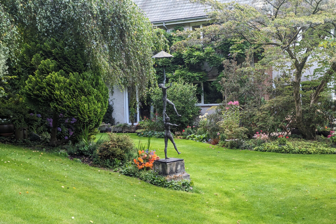 9 Willowbrook Gardens