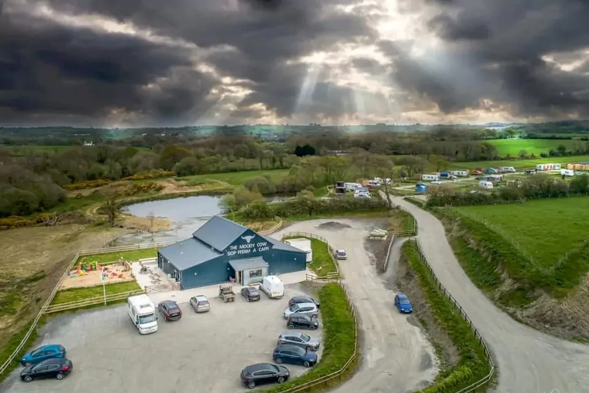 Bargoed Farm Caravan & Camping Park and Moo-Tel
