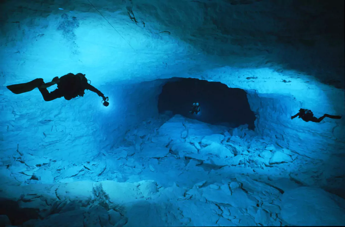 The Darkness Beckons - Cave Diving with Martyn Farr