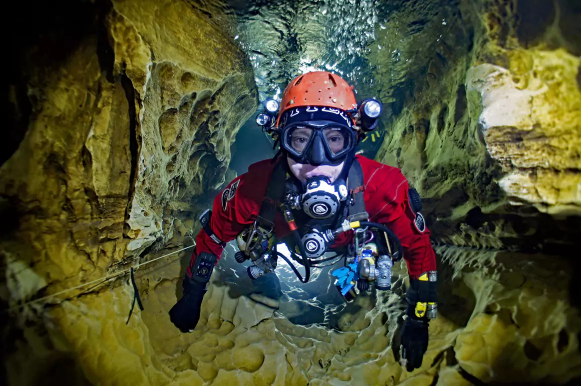 The Darkness Beckons - Cave Diving with Martyn Farr