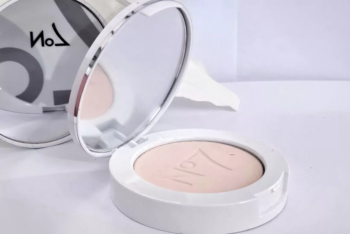 Airbrush Away Finishing Powder from No7
