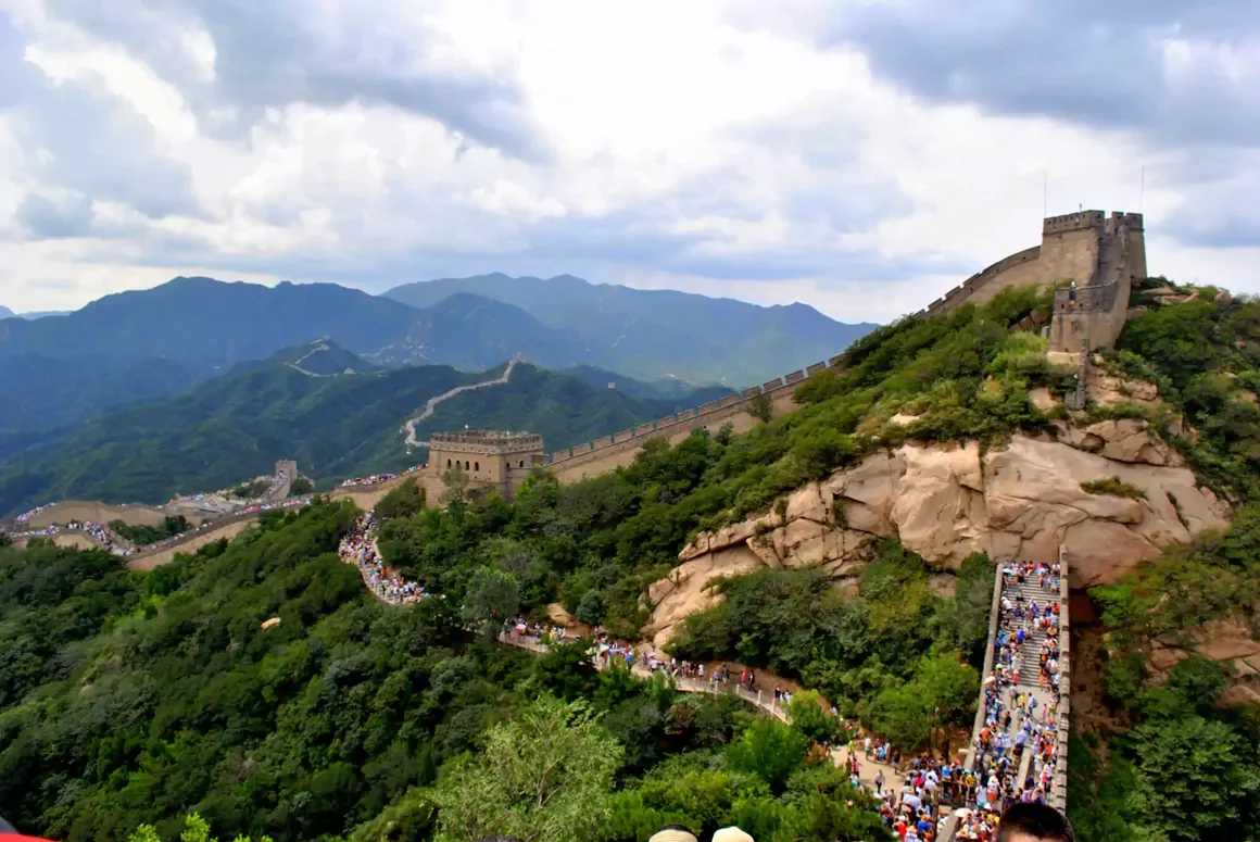 Smart Tourism: Enhancing the Travel Experience Through Technology