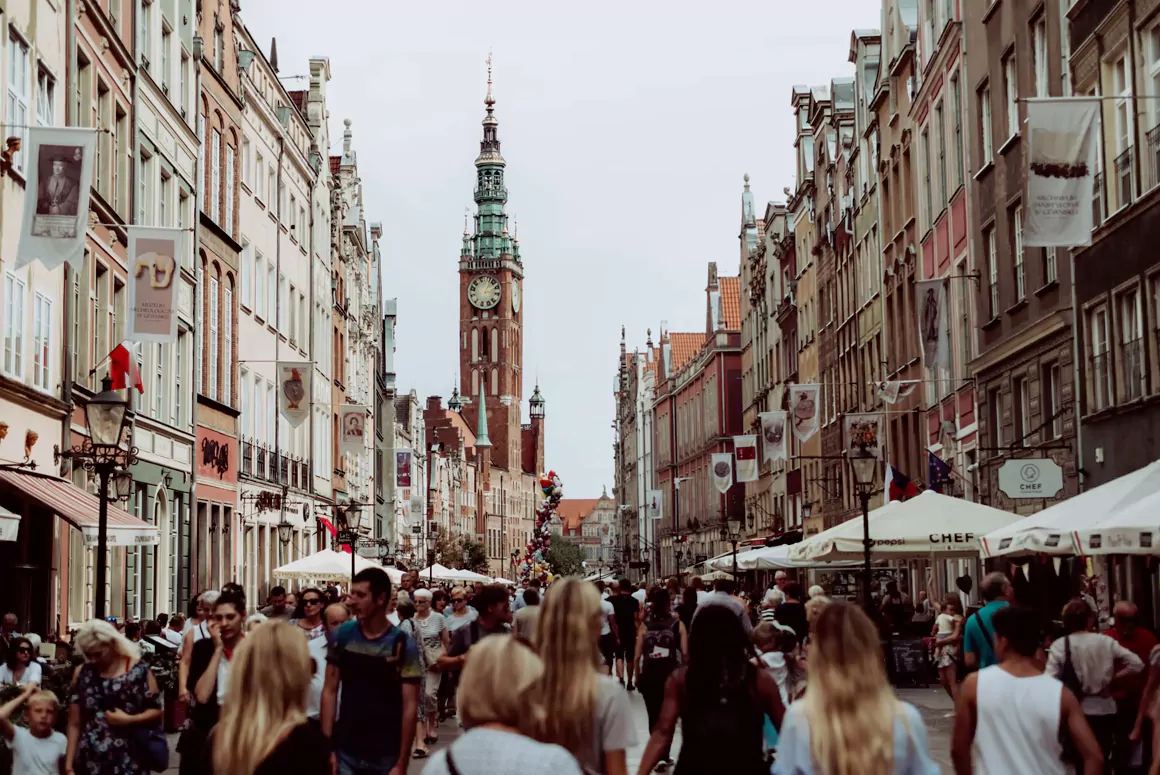 Smart Tourism: Enhancing the Travel Experience Through Technology