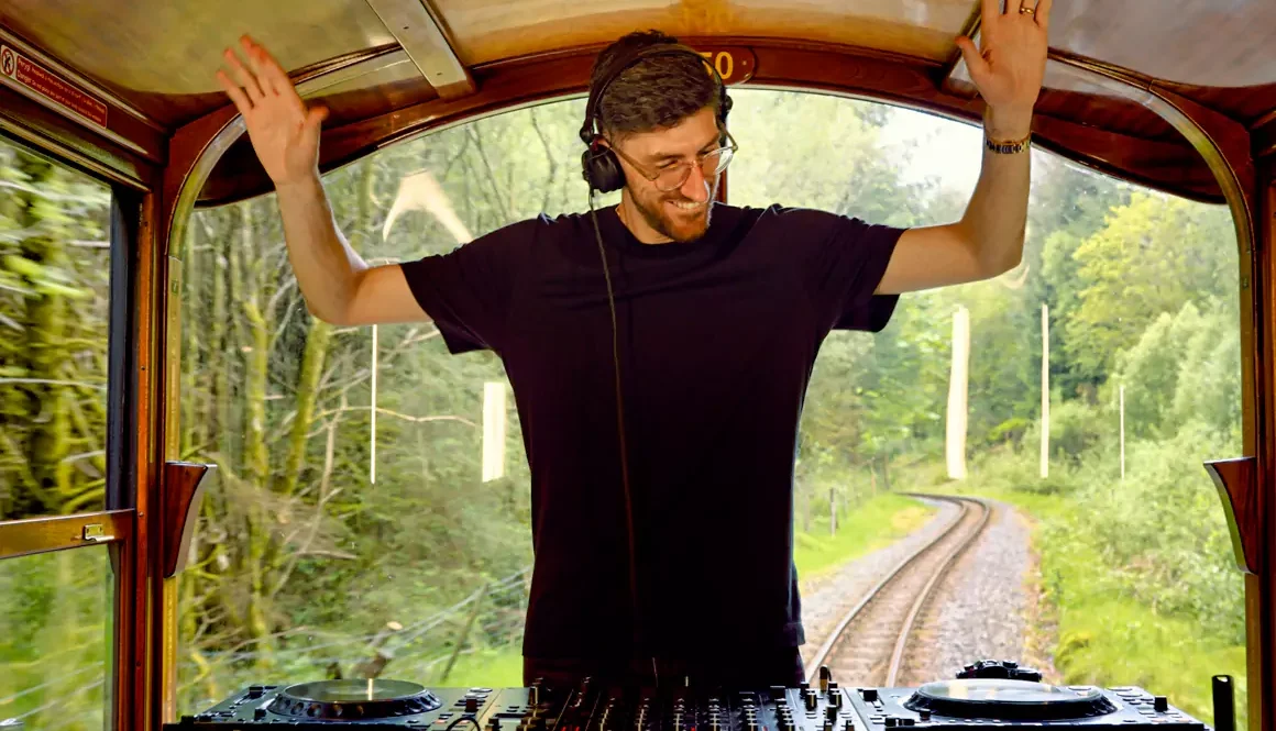 Marsh Wows with DJ set on North Wales Railway