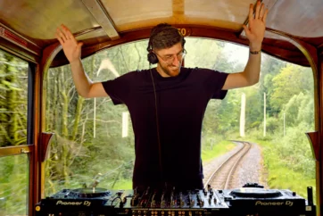 Marsh Wows with DJ set on North Wales Railway