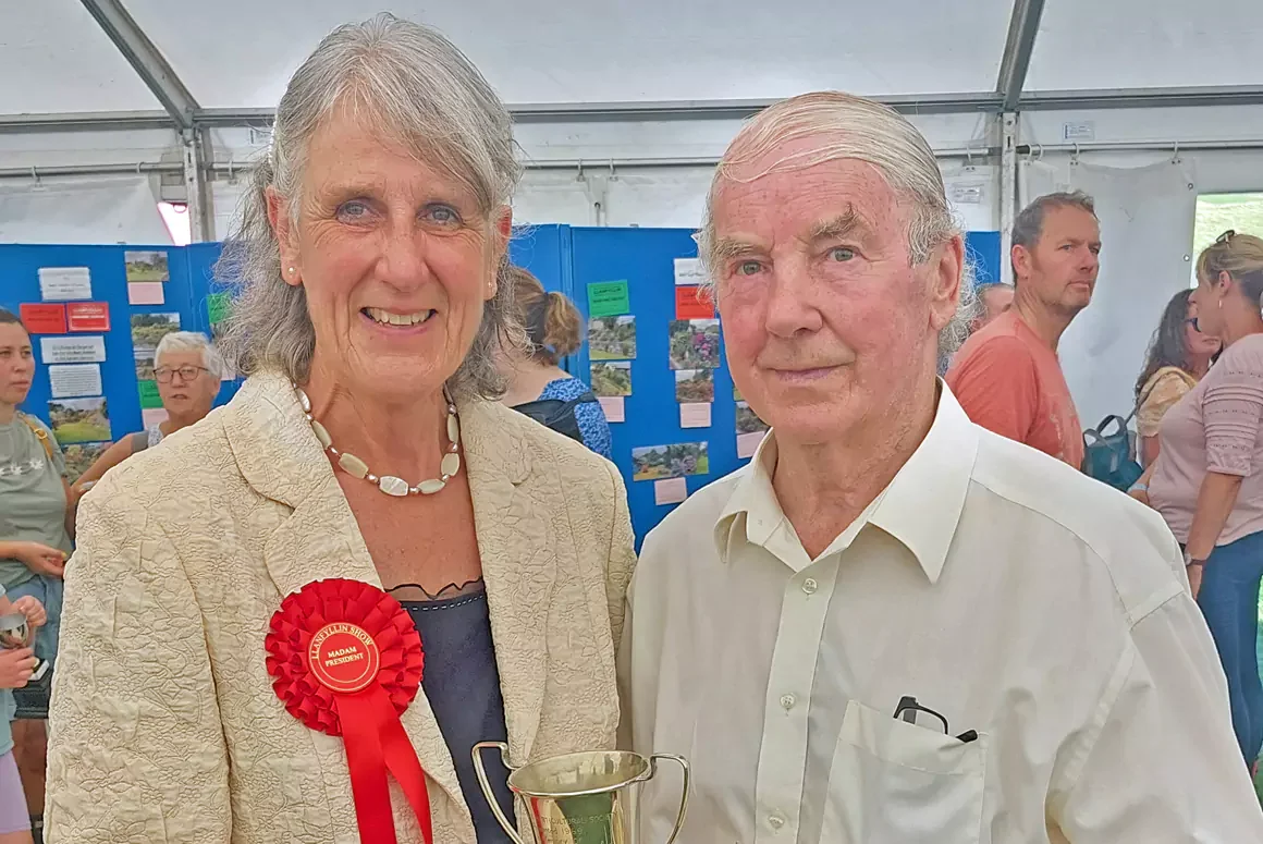 Sun Shines as Llanfyllin Show Welcomes a Large Crowd and Record Entries