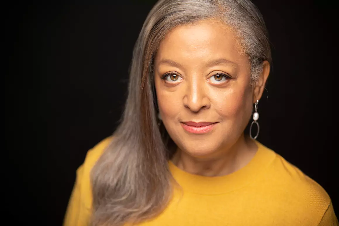 Diane Hinds, Author and Artistic PR