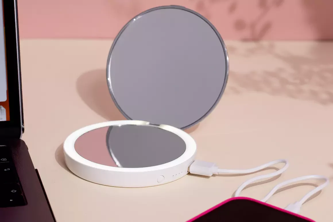 Flip ‘n’ Charge from Stylpro