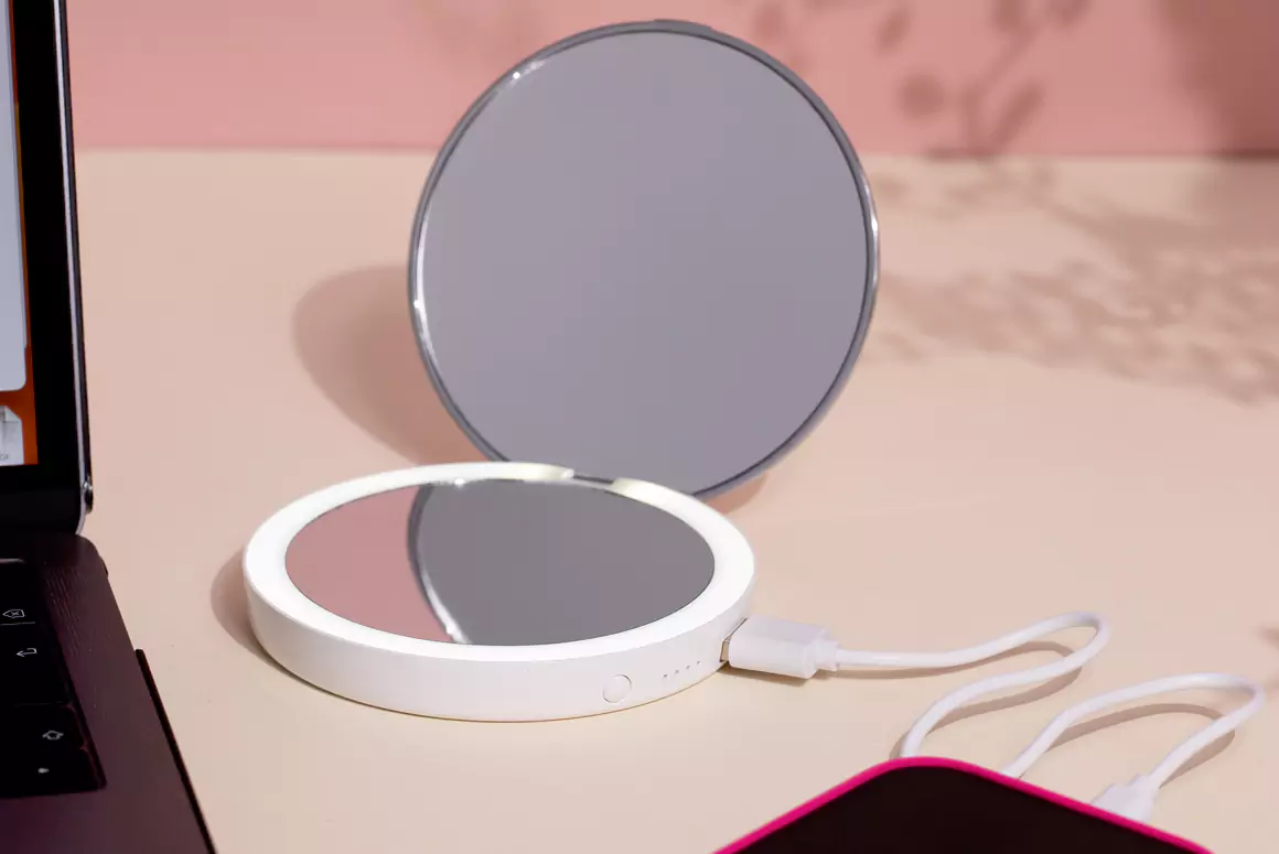 Flip N Charge from Stylpro