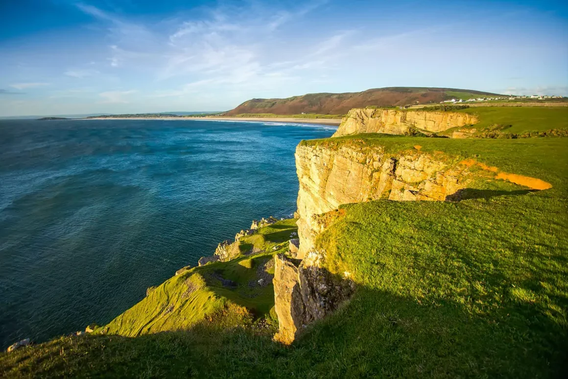 Exploring Wales: A Journey Through Nature, Culture, and Financial Innovation