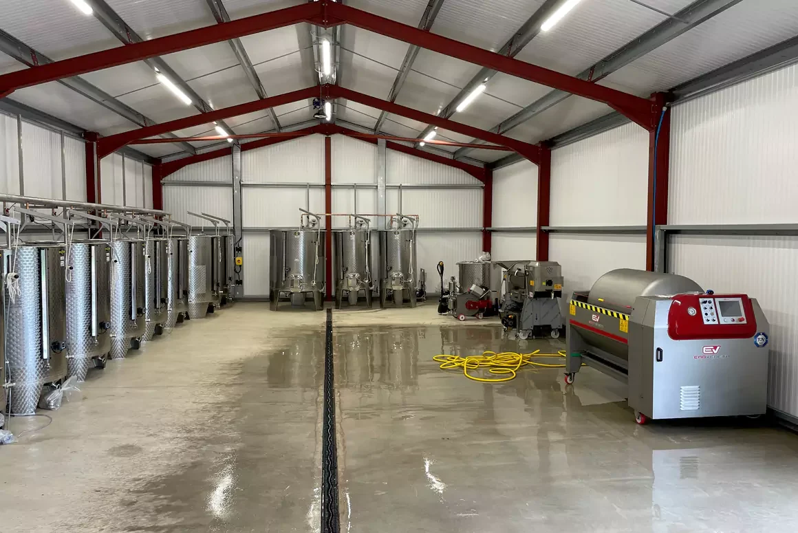 Sparkling Future for White Castle Vineyard as They Unveil New Winery