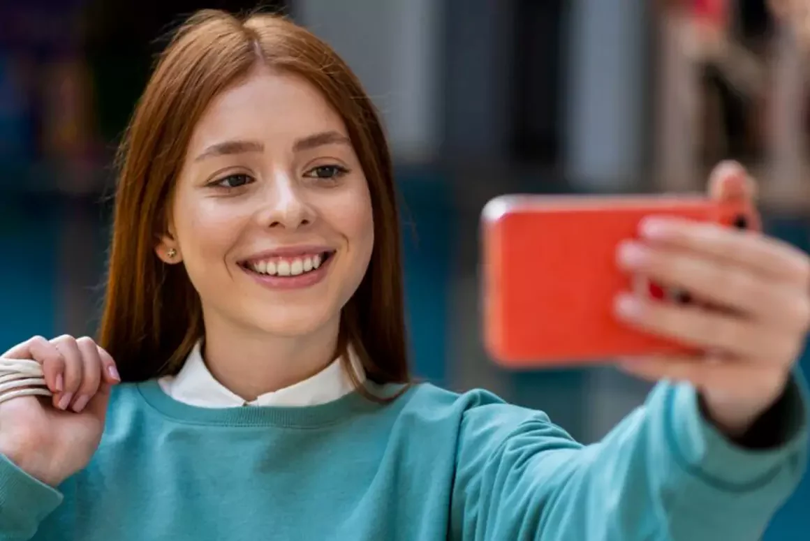 Best Color Options for Social Media Profile Photos