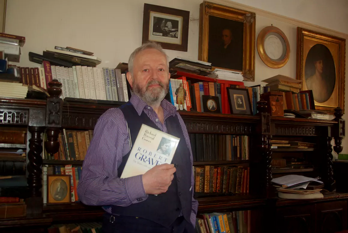Richard Graves and Remembrance Sunday Wales