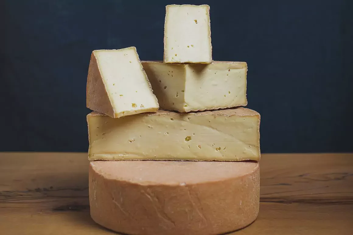 Saval Named Best Welsh Cheese at British & Irish Cheese Awards