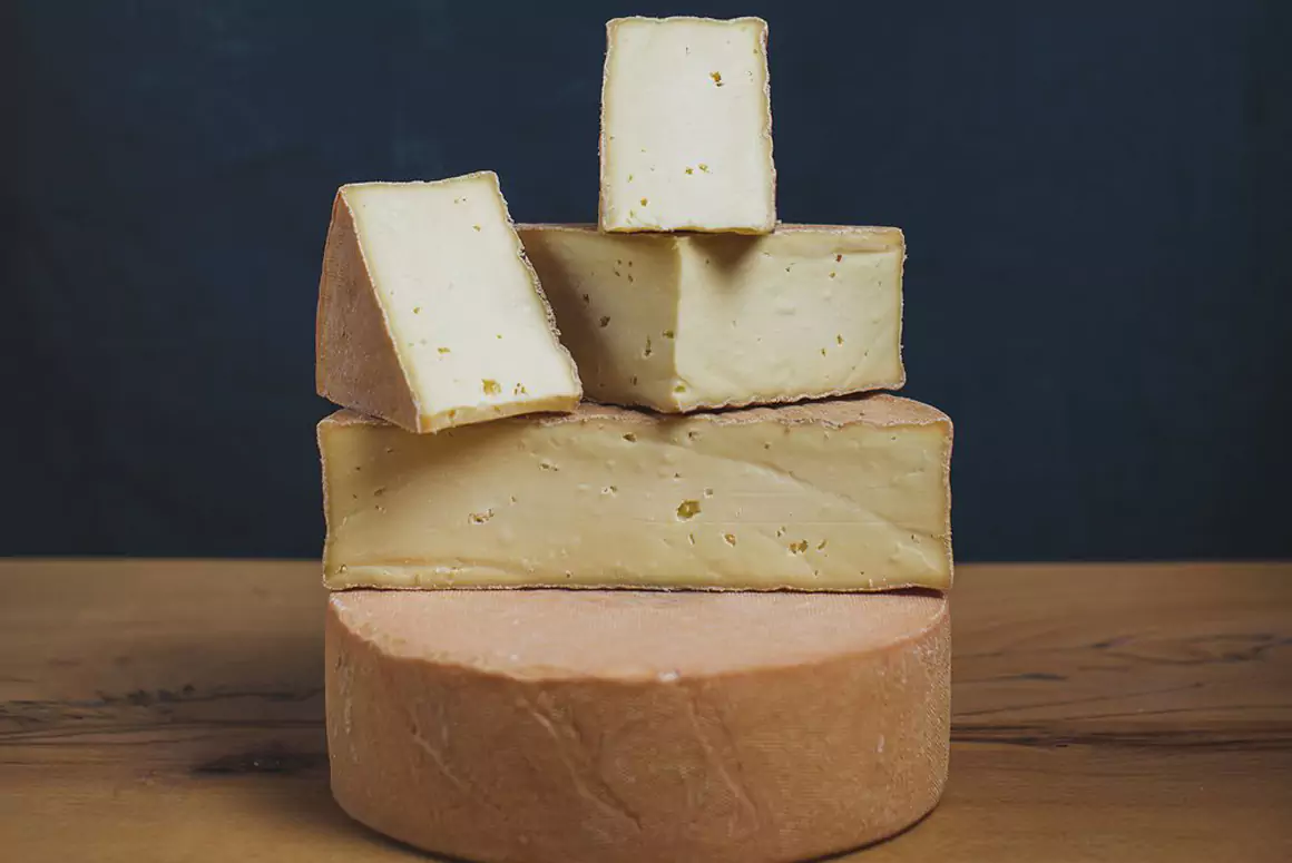 Saval Named Best Welsh Cheese at British & Irish Cheese Awards 2025