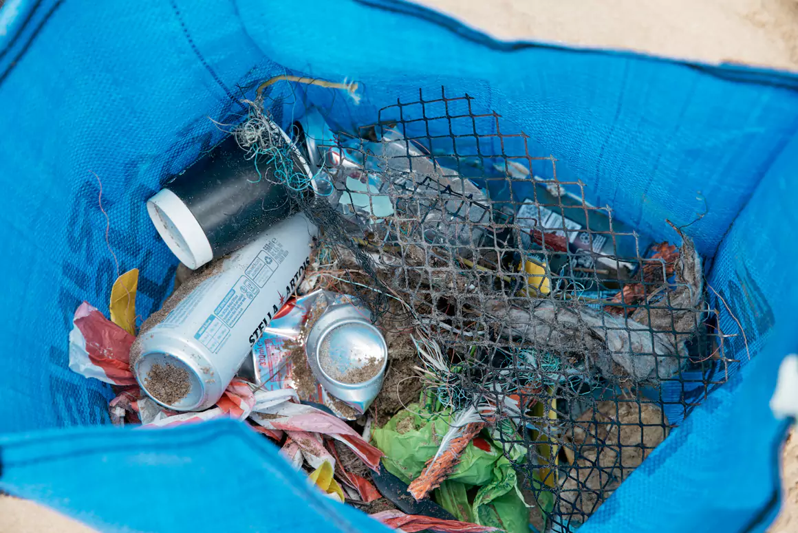 Drinks-related Litter Found on 99% of Welsh Beaches
