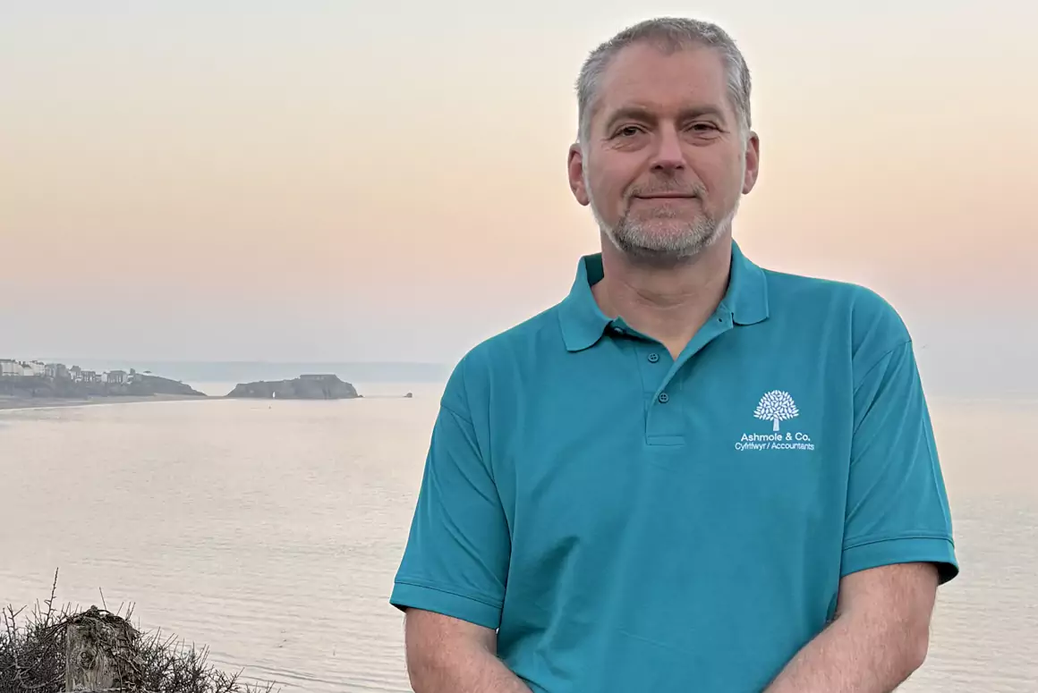 Ashmole & Co Partner Celebrates 30-year Work Anniversary