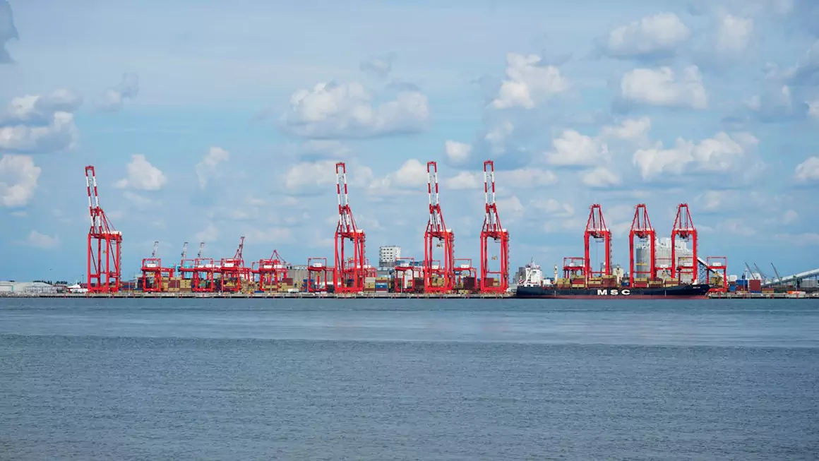 What US Tariff Policy Means For Wales' Economy and the Pound