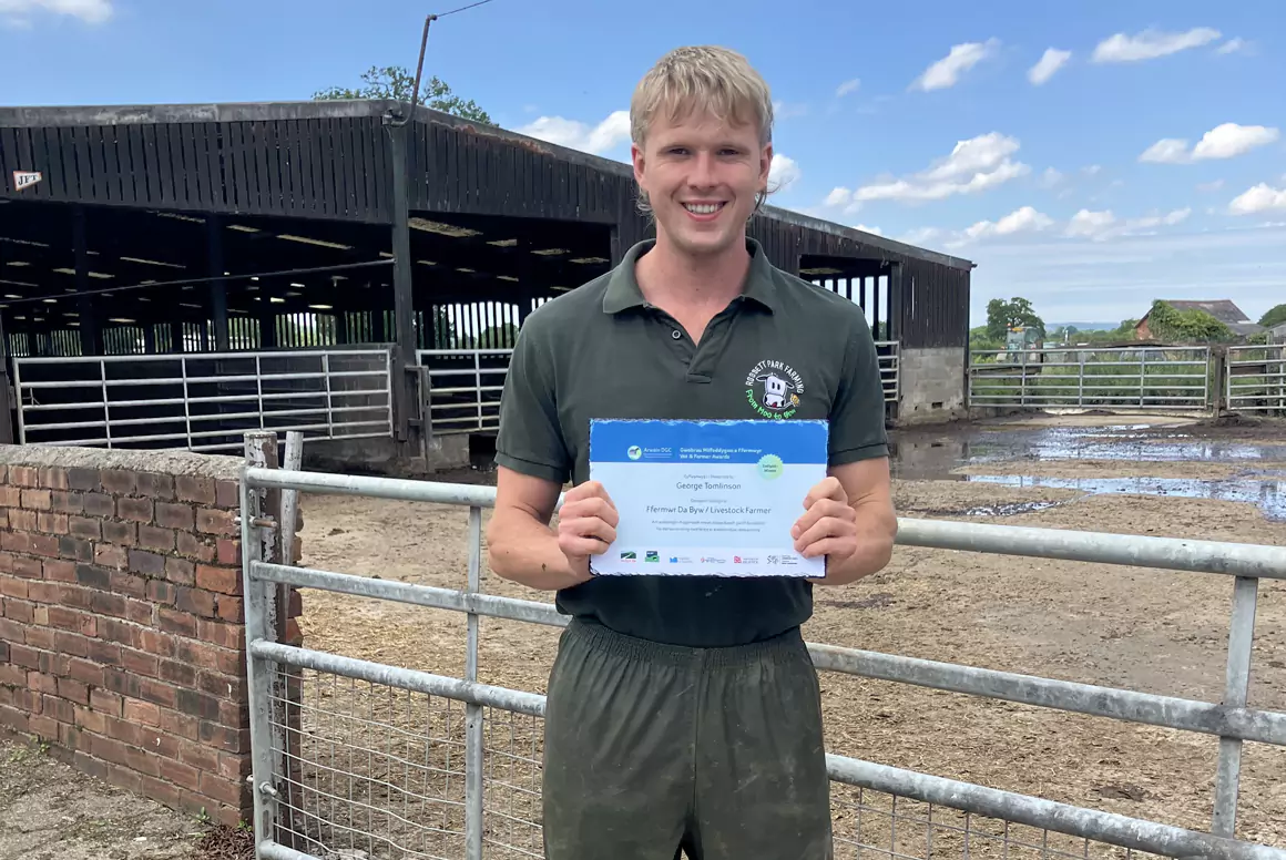 Nominations Sought For Vet & Farmer Antibiotic Awards