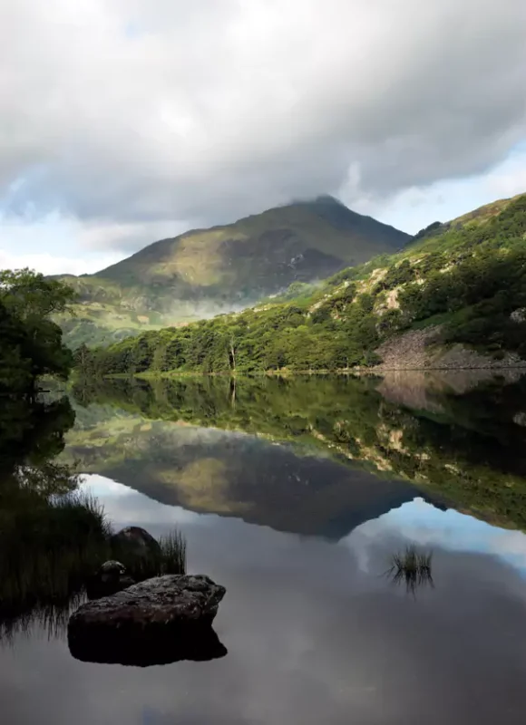 Walking in Wales: Yr Aran