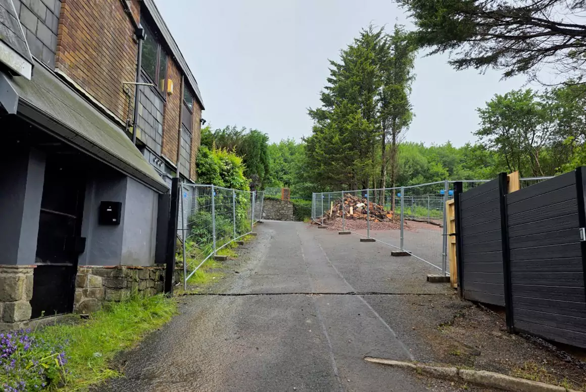 Path Fighters Reopen Way to Hills