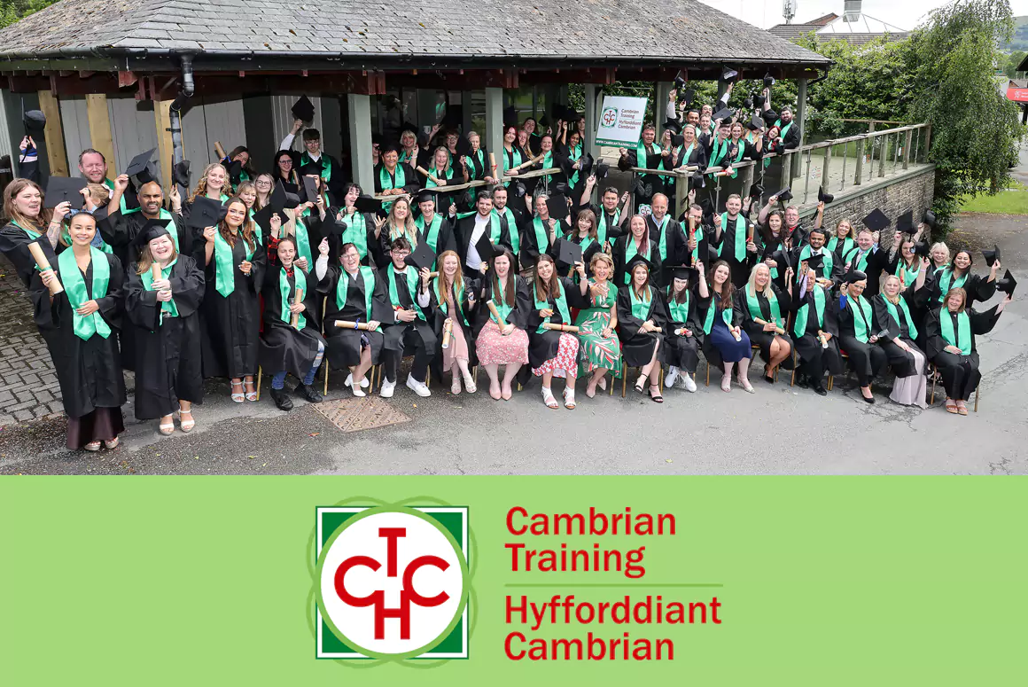 More Than 100 Apprentices Attend Graduation Ceremony