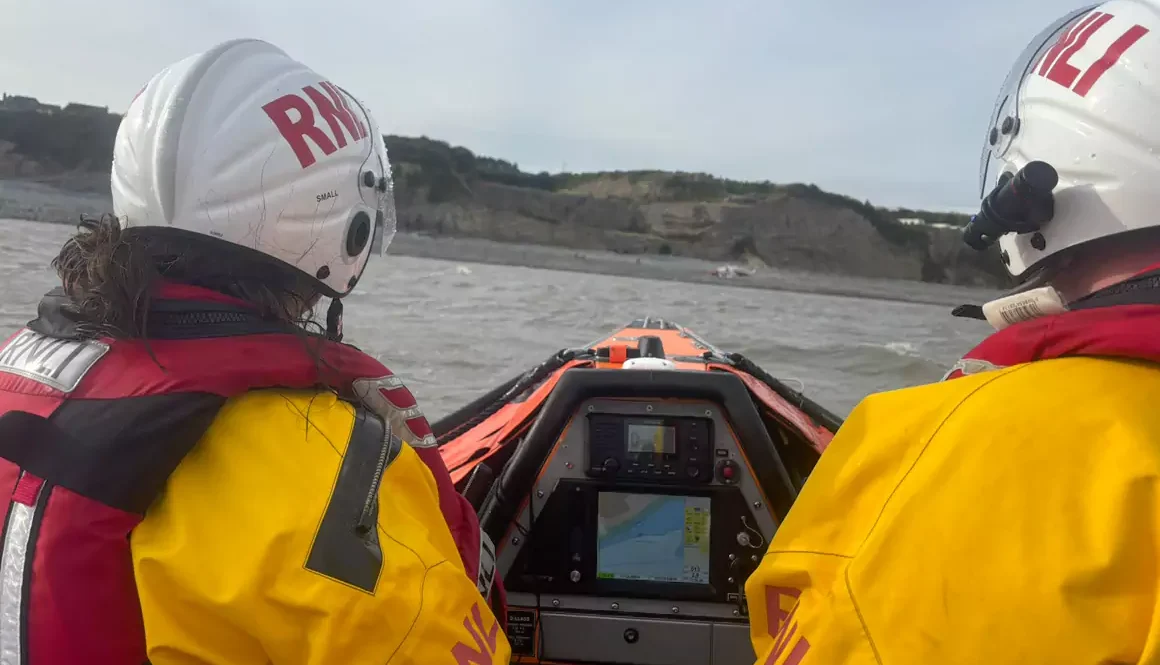Barry Dock RNLI Involved in Multi-agency Rescue at Dams Bay