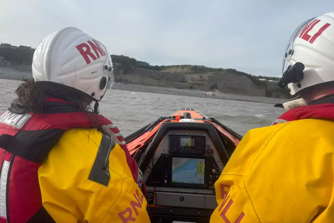 Barry Dock RNLI Involved in Multi-agency Rescue at Dams Bay
