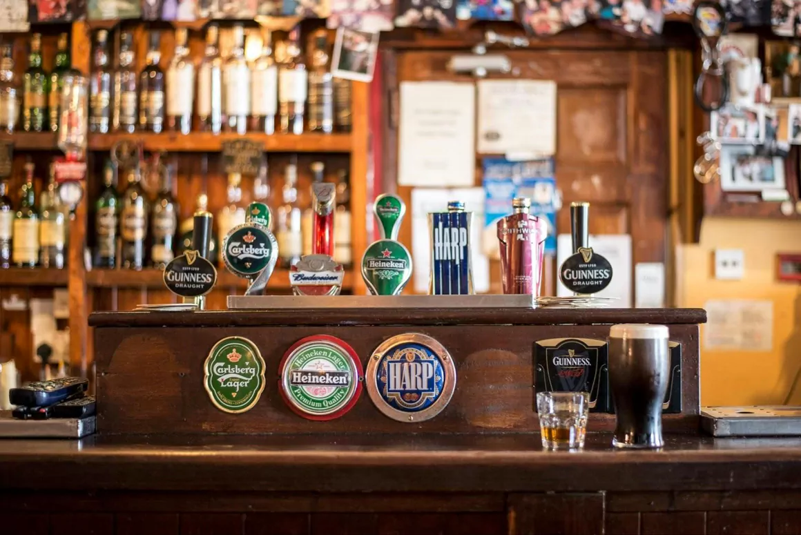 From Pub Hearths to Virtual Gatherings in Modern Wales
