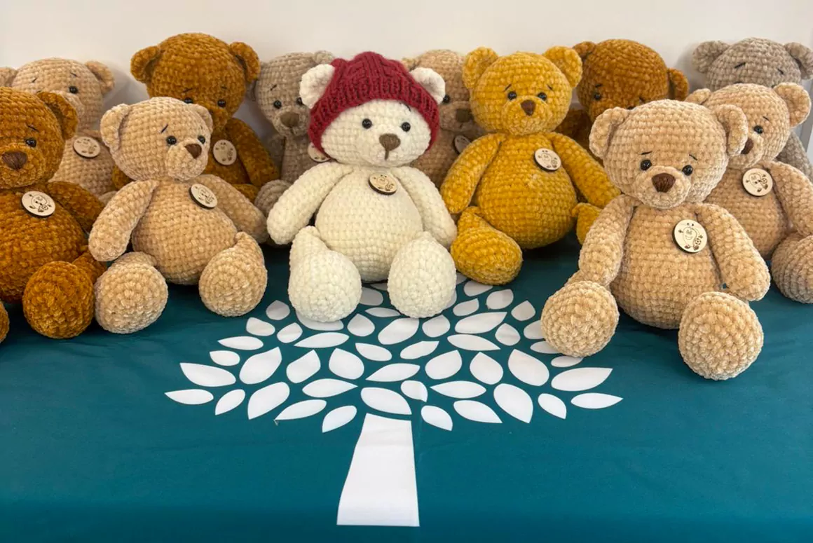 Ashmole & Co Member of Staff Goes the Extra ‘Yarn’ Ashmole & Co Member of Staff Goes the Extra ‘Yarn’