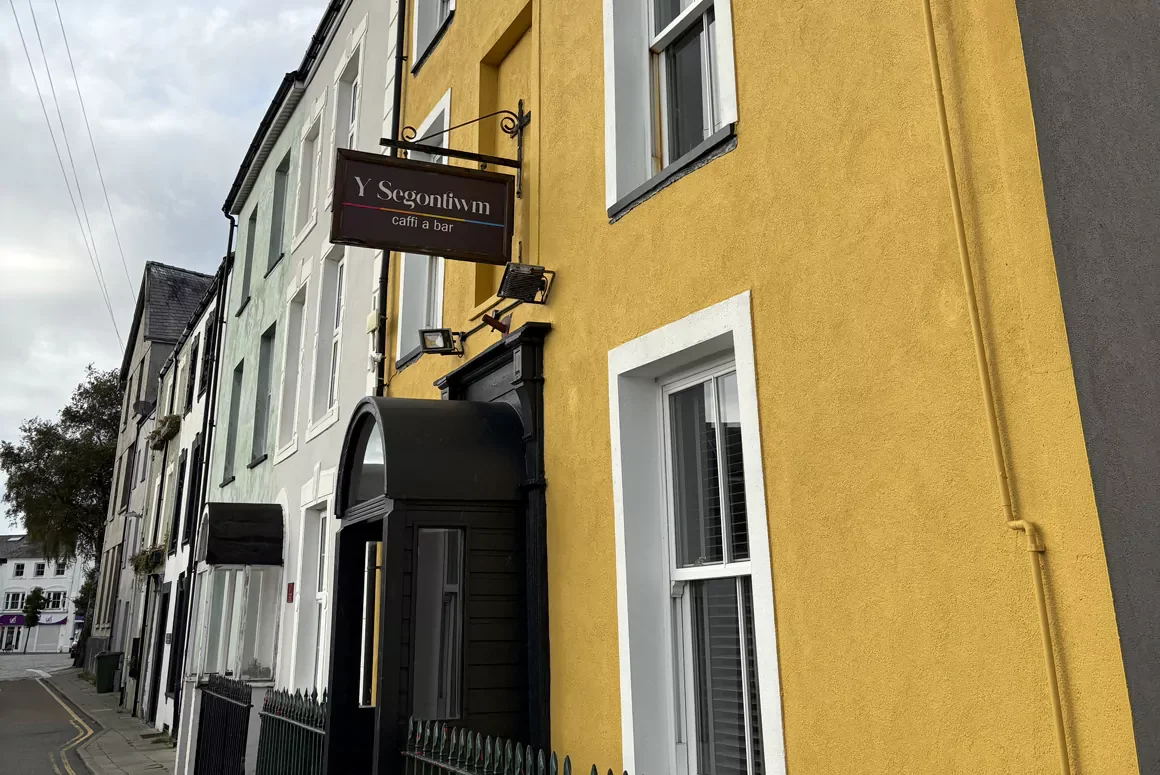 Art, Time and Craft: Reviving Georgian Elegance at Y Segontiwm Art, Time and Craft: Reviving Georgian Elegance at Y Segontiwm